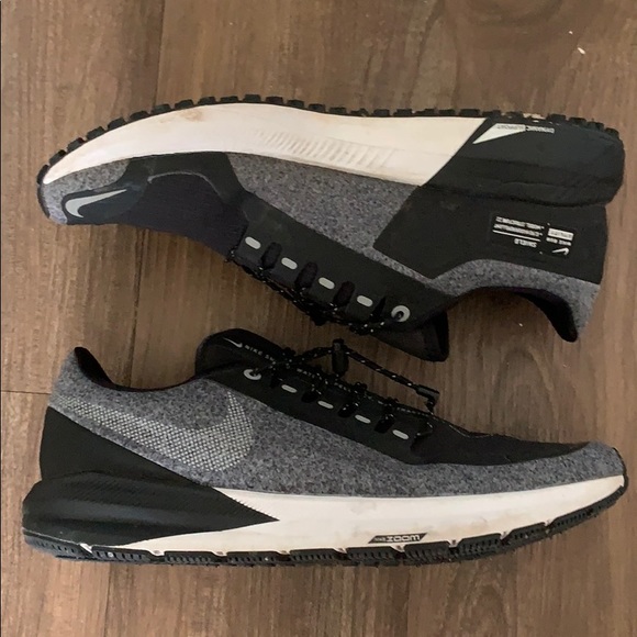 nike structure 22 shield women's